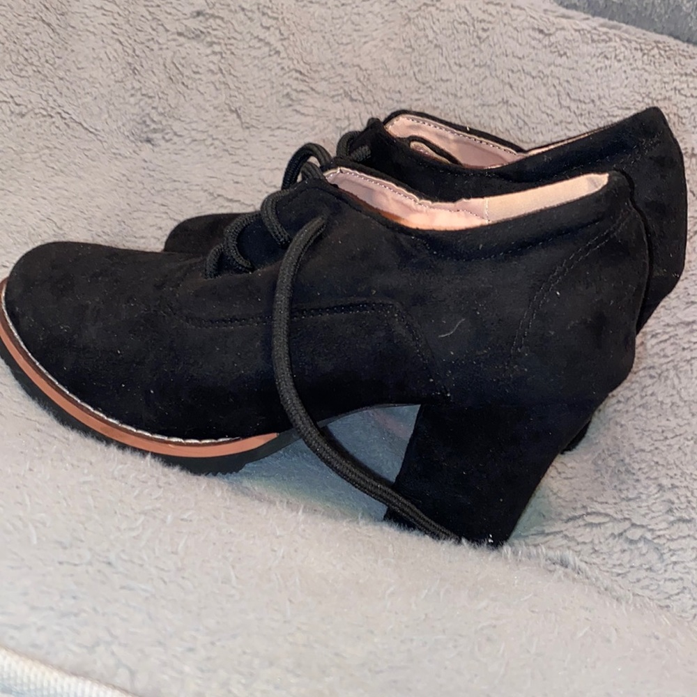 Heels - Picture 3 of 6